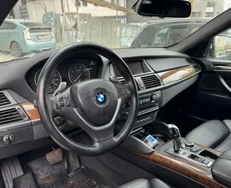 Silnik Benzyna 4,4 l – Wynajmij BMW X6 w Tbilisi.