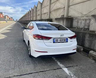 Wynajmij Hyundai Elantra 2018 w Albanii. Paliwo: Diesel. Moc: 136 KM ➤ Koszt od 25 EUR za dobę.