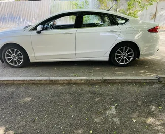 Wynajmij Ford Fusion Sedan 2016 w Gruzji. Paliwo: Benzyna. Moc: 60 KM ➤ Koszt od 162 GEL za dobę.