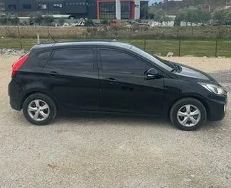 Wynajmij Hyundai Accent Blue 2013 w Albanii. Paliwo: Diesel. Moc: 110 KM ➤ Koszt od 22 EUR za dobę.