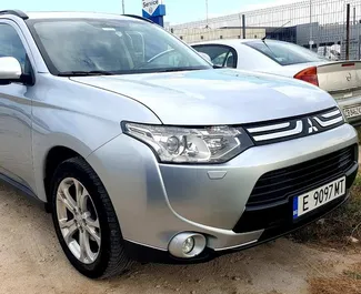 Wypożyczalnia Mitsubishi Outlander na lotnisku w Burgas, Bułgaria ✓ Nr 9655. ✓ Skrzynia Automatyczna ✓ Opinii: 0.