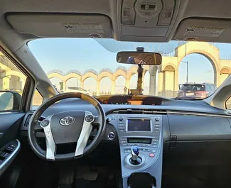 Toyota Prius 2013 – wynajem od właścicieli w Tbilisi (Gruzja).