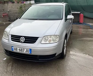 Wypożyczalnia Volkswagen Touran na lotnisku w Tiranie, Albania ✓ Nr 10044. ✓ Skrzynia Automatyczna ✓ Opinii: 0.