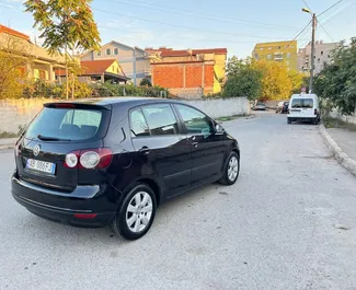 Wynajmij Volkswagen Golf Plus 2006 w Albanii. Paliwo: Diesel. Moc: 165 KM ➤ Koszt od 33 EUR za dobę.