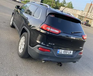 Jeep Cherokee 2015 – wynajem od właścicieli w Kutaisi (Gruzja).