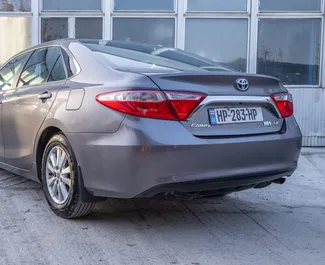 Toyota Camry 2016 do wynajęcia w Tbilisi. Limit przebiegu nieograniczony.