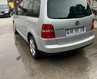 Wynajem samochodu Volkswagen Touran nr 10044 (Automatyczna) na lotnisku w Tiranie, z silnikiem 2,0l. Diesel ➤ Bezpośrednio od Armand w Albanii.