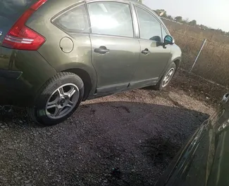 Wynajem samochodu Citroen C4 nr 10005 (Manualna) na lotnisku w Tiranie, z silnikiem 1,6l. Diesel ➤ Bezpośrednio od Begi w Albanii.