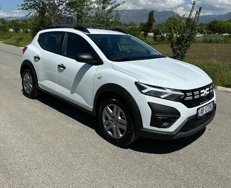 Wypożyczalnia Dacia Sandero Stepway na lotnisku w Tiranie, Albania ✓ Nr 10105. ✓ Skrzynia Manualna ✓ Opinii: 0.