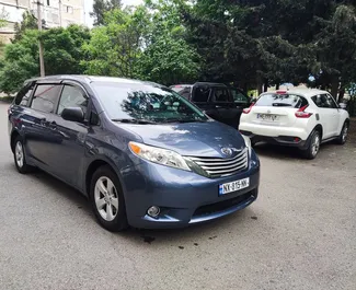 Wypożyczalnia Toyota Sienna w Tbilisi, Gruzja ✓ Nr 10096. ✓ Skrzynia Automatyczna ✓ Opinii: 2.