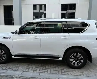 Wynajmij Nissan Patrol 2023 w ZEA. Paliwo: Benzyna. Moc: 400 KM ➤ Koszt od 487 AED za dobę.