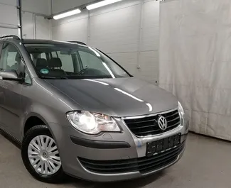 Wypożyczalnia Volkswagen Touran na lotnisku w Tiranie, Albania ✓ Nr 9994. ✓ Skrzynia Manualna ✓ Opinii: 0.