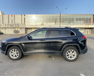 Silnik Benzyna 3,2 l – Wynajmij Jeep Cherokee w Kutaisi.