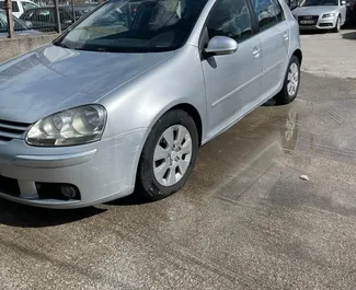 Wynajmij Volkswagen Golf 5 2007 w Albanii. Paliwo: Diesel. Moc: 165 KM ➤ Koszt od 26 EUR za dobę.