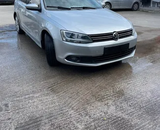 Wypożyczalnia Volkswagen Jetta na lotnisku w Tiranie, Albania ✓ Nr 10036. ✓ Skrzynia Automatyczna ✓ Opinii: 0.