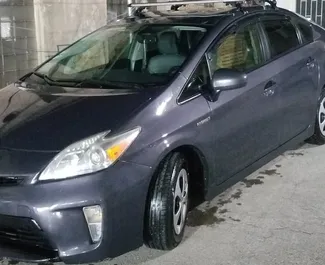 Toyota Prius – samochód kategorii Ekonomiczny, Komfort na wynajem w Gruzji ✓ Depozyt 300 GEL ✓ Ubezpieczenie: OC, CDW, Pasażerowie.