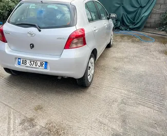 Wynajmij Toyota Yaris 2007 w Albanii. Paliwo: Diesel. Moc: 115 KM ➤ Koszt od 25 EUR za dobę.