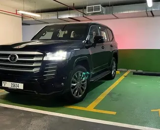 Wypożyczalnia Toyota Land Cruiser 300 w Dubaju, ZEA ✓ Nr 10058. ✓ Skrzynia Automatyczna ✓ Opinii: 0.