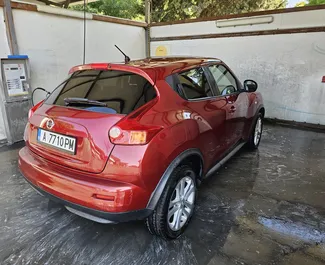 Wynajmij Nissan Juke 2013 w Bułgarii. Paliwo: Benzyna. Moc: 120 KM ➤ Koszt od 40 EUR za dobę.