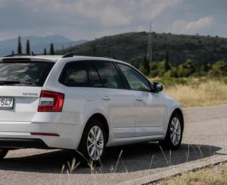 Wynajmij Skoda Octavia Combi 2019 w Czarnogórze. Paliwo: Diesel. Moc: 85 KM ➤ Koszt od 28 EUR za dobę.