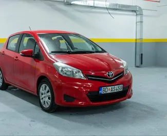 Wypożyczalnia Toyota Yaris w Budvie, Czarnogóra ✓ Nr 10376. ✓ Skrzynia Automatyczna ✓ Opinii: 0.