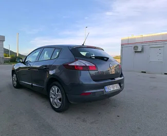 Renault Megane – samochód kategorii Komfort na wynajem w Czarnogórze ✓ Bez Depozytu ✓ Ubezpieczenie: OC, SCDW, Pasażerowie, Zagranica.