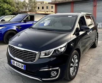 Wypożyczalnia Kia Carnival na lotnisku w Tiranie, Albania ✓ Nr 10448. ✓ Skrzynia Automatyczna ✓ Opinii: 0.