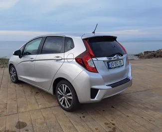 Wynajmij Honda Fit 2015 w Gruzji. Paliwo: Benzyna. Moc: 130 KM ➤ Koszt od 94 GEL za dobę.