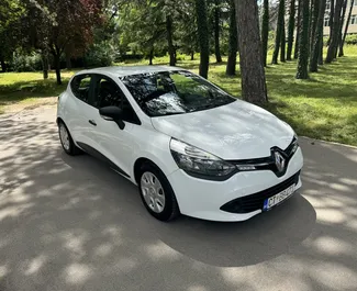 Wynajmij Renault Clio 4 2015 w Czarnogórze. Paliwo: Diesel. Moc: 75 KM ➤ Koszt od 35 EUR za dobę.