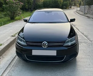 Wynajem samochodu Volkswagen Jetta nr 10417 (Automatyczna) w Tiranie, z silnikiem 2,5l. Benzyna ➤ Bezpośrednio od Rei w Albanii.