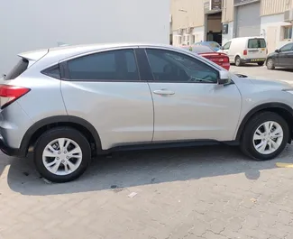 Wynajem samochodu Honda HR-V nr 10368 (Automatyczna) w Dubaju, z silnikiem 1,8l. Benzyna ➤ Bezpośrednio od Jose w ZEA.