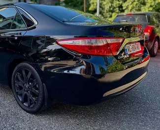 Wynajmij Toyota Camry 2016 w Gruzji. Paliwo: Benzyna. Moc: 156 KM ➤ Koszt od 95 GEL za dobę.