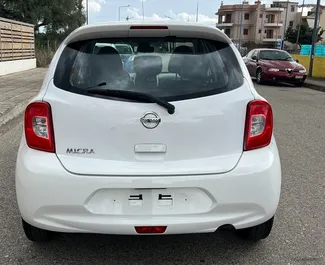 Wynajmij Nissan Micra 2017 w Grecji. Paliwo: Benzyna. Moc: 89 KM ➤ Koszt od 25 EUR za dobę.