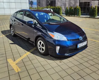 Wynajem samochodu Toyota Prius nr 10567 (Automatyczna) w Batumi, z silnikiem 1,8l. Hybryda ➤ Bezpośrednio od Artyom w Gruzji.