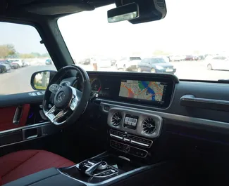 Mercedes-Benz G63 AMG 2022 do wynajęcia w Dubaju. Limit przebiegu 250 km/dzień.