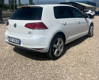 Wynajmij Volkswagen Golf 7 2016 w Albanii. Paliwo: Diesel. Moc: 140 KM ➤ Koszt od 27 EUR za dobę.