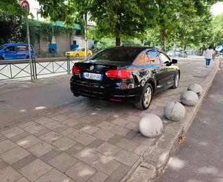 Wynajem samochodu Volkswagen Jetta nr 10599 (Automatyczna) w Tiranie, z silnikiem 2,0l. Diesel ➤ Bezpośrednio od Oltjon w Albanii.