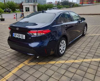 Wynajmij Toyota Corolla Sedan 2021 w Gruzji. Paliwo: Benzyna. Moc: 139 KM ➤ Koszt od 65 GEL za dobę.