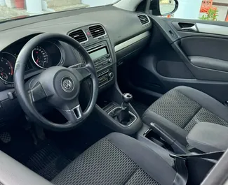 Silnik Benzyna 1,4 l – Wynajmij Volkswagen Golf 6 w Tiranie.