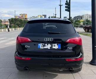 Wynajmij Audi Q5 2012 w Albanii. Paliwo: Gaz. Moc: 200 KM ➤ Koszt od 50 EUR za dobę.