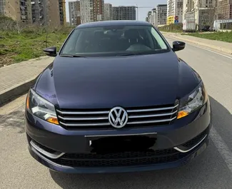 Wynajmij Volkswagen Passat 2013 w Albanii. Paliwo: Benzyna. Moc: 160 KM ➤ Koszt od 35 EUR za dobę.