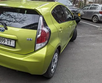 Silnik Benzyna 1,5 l – Wynajmij Toyota Prius C w Tbilisi.