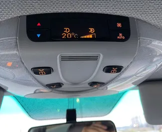 Mercedes-Benz Vito 2012 do wynajęcia w Tiranie. Limit przebiegu 200 km/dzień.