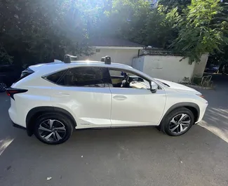 Wynajmij Lexus NX 2021 w Gruzji. Paliwo: Hybryda. Moc: 220 KM ➤ Koszt od 250 GEL za dobę.