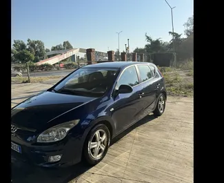 Wynajmij Hyundai i30 2010 w Albanii. Paliwo: Diesel. Moc: 80 KM ➤ Koszt od 25 EUR za dobę.