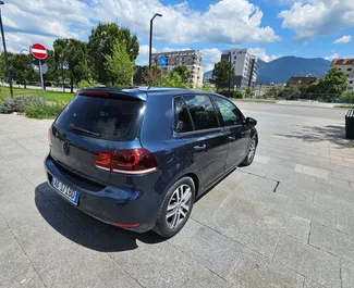 Wynajmij Volkswagen Golf 6 2010 w Albanii. Paliwo: Benzyna. Moc: 120 KM ➤ Koszt od 28 EUR za dobę.