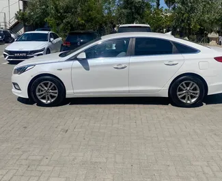 Wypożyczalnia Hyundai Sonata na lotnisku w Tiranie, Albania ✓ Nr 10700. ✓ Skrzynia Automatyczna ✓ Opinii: 0.