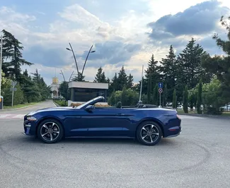 Silnik Benzyna 2,3 l – Wynajmij Ford Mustang Cabrio w Tbilisi.