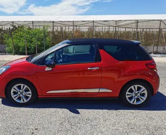 Wynajmij Citroen DS3 2014 w Hiszpanii. Paliwo: Benzyna. Moc: 120 KM ➤ Koszt od 45 EUR za dobę.