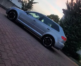 Audi A3 2006 do wynajęcia na lotnisku w Tiranie. Limit przebiegu nieograniczony.